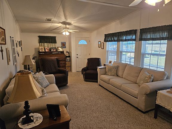 3rd image of 2552 NE Turner Ave #108