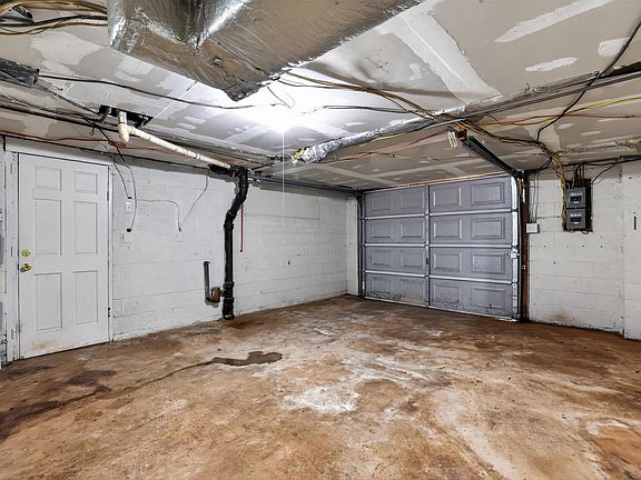 2nd image of 9804 Greenlee Rd