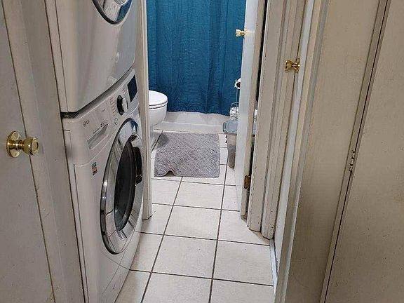 3rd image of 1028 N Wood St #1028