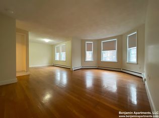 310 Tappan St APT 4, Brookline, MA 02445