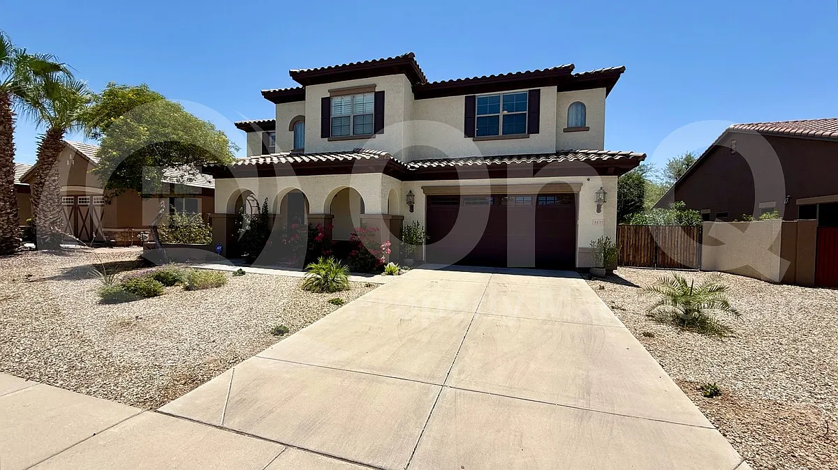 4 bed, 3.5 bath, 3767 sqft, $3,995 — Photo 2
