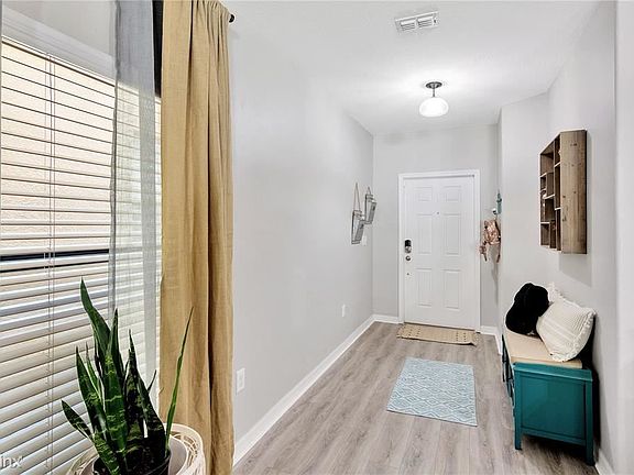 5th image of 2705 Garden Falls Dr