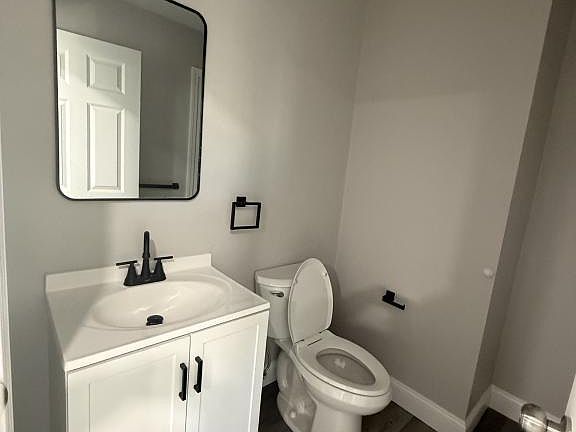 3rd image of 33 Terrace St