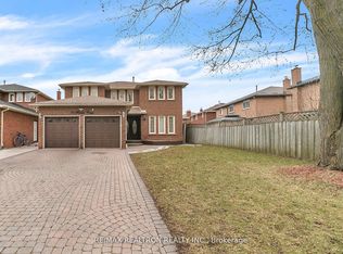 22 Butlers Ct, Brampton, ON L6Y 3T7