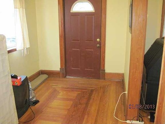 3rd image of 520 Wayne Ave