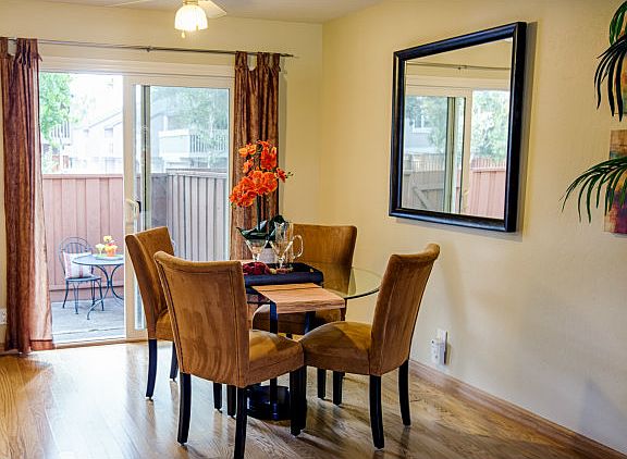 2nd image of 1335 Phelps Ave APT 3