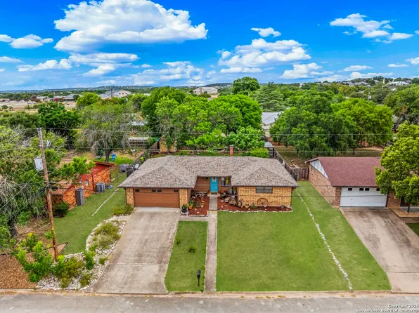 152 N Stephanie Dr, Kerrville, TX 78028