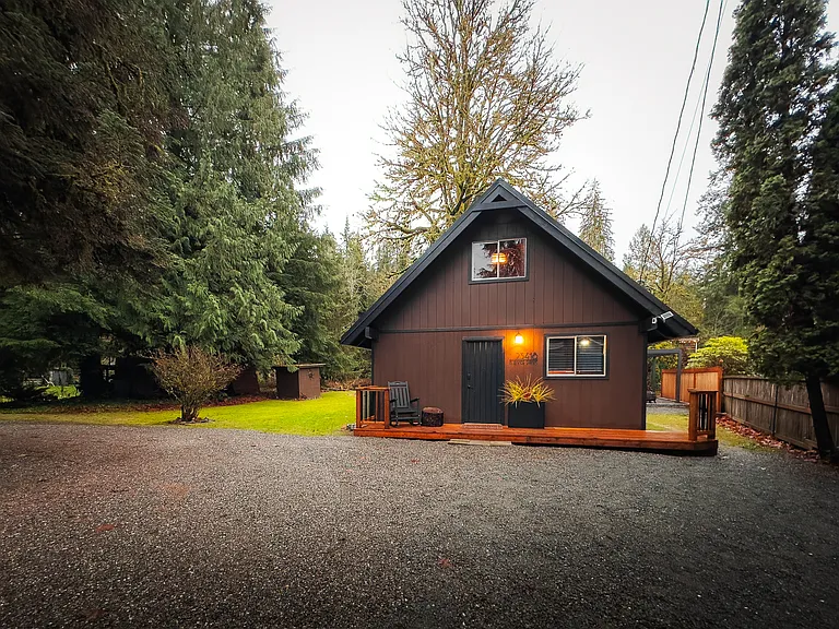 23418 N River Dr — Photo 1