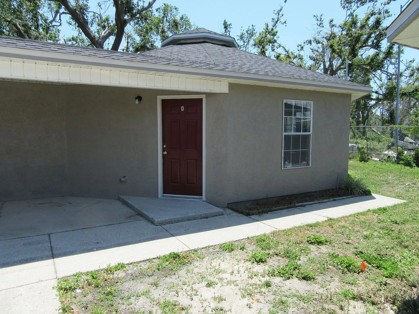 2 bed, 1.0 bath, 900 sqft, $1,200 — Photo 1