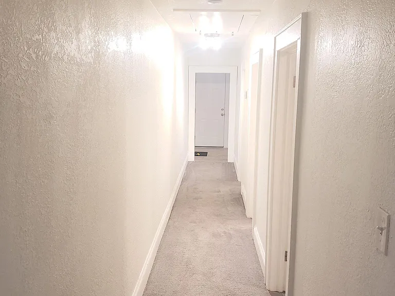 529 W 37th St — Photo 33