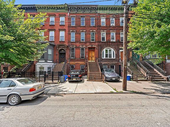 3rd image of 53 Crescent Ave