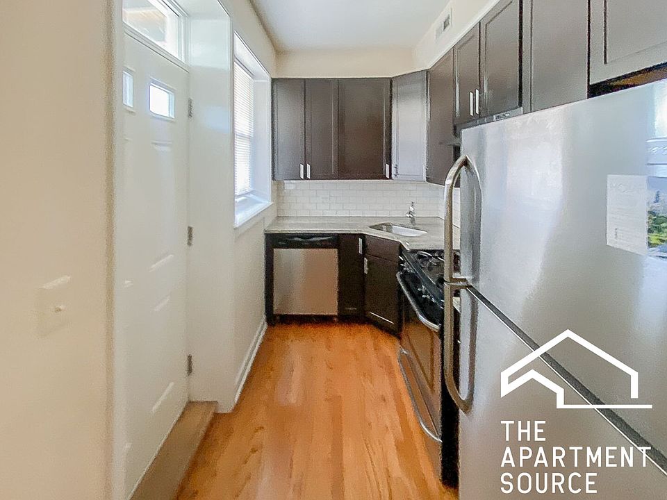 1st image of 855 W Cornelia Ave APT 3E