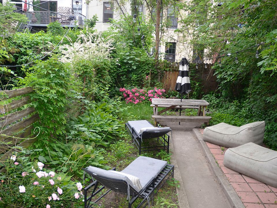 1st image of 698 De Graw St #1
