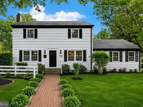 132 W Welling Ave, Pennington, NJ 08534