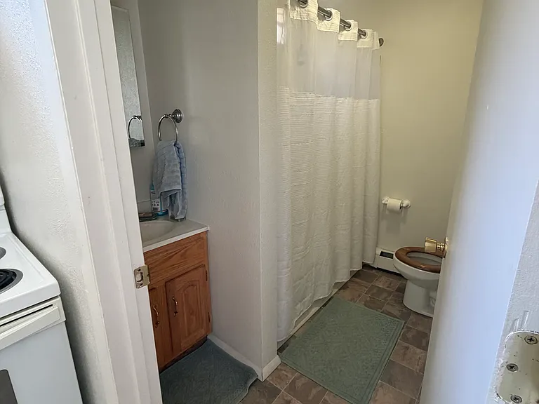 1063 W Mercury St — Photo 7
