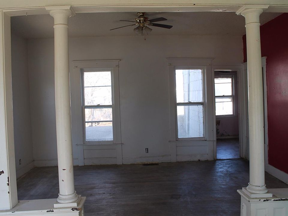 604 W 4th St, Coffeyville, KS 67337 Zillow