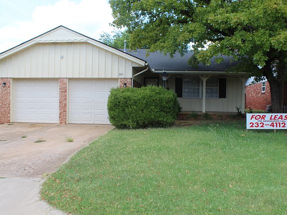 Drive up w/ front entry 2 car garage