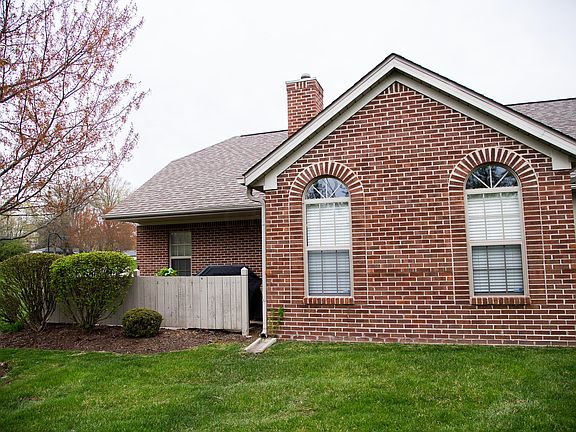 2nd image of 5284 Meadowood Ln
