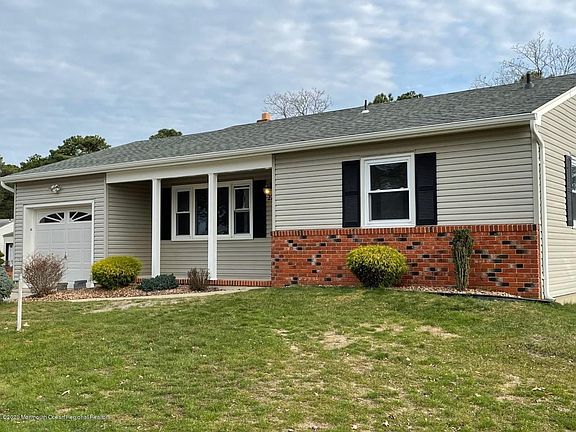 2nd image of 27 Burlington Ct