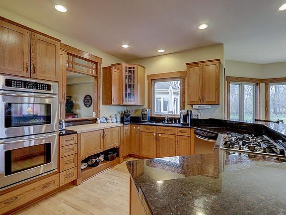 2nd image of S101W32865 Westpointe Dr