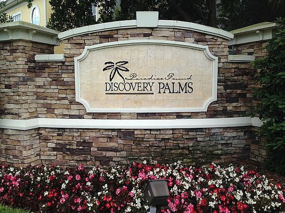 Discovery Palms community