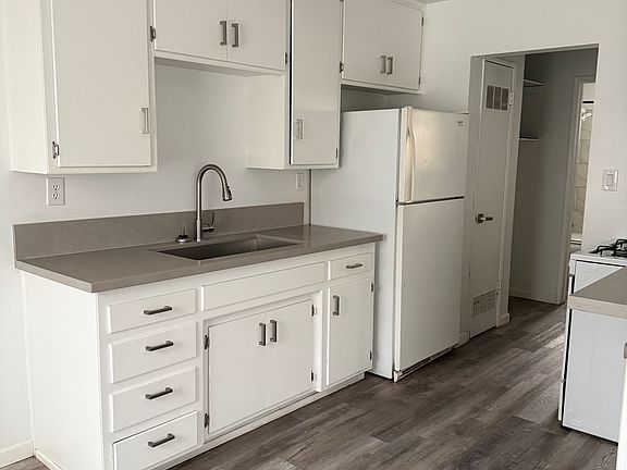2nd image of 2117 G St APT C