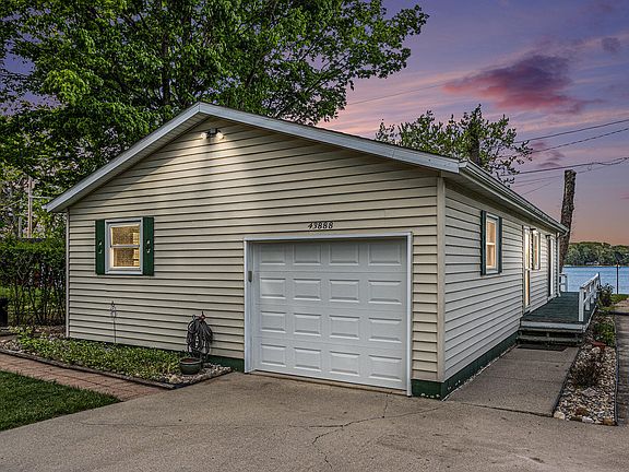 4th image of 43888 Eagle Lake Dr