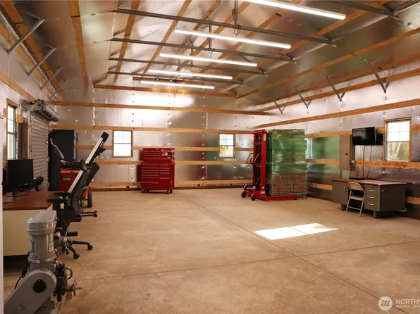 181 S 2nd St, Buckley, WA 98321