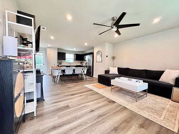 3rd image of 3070 Sapgate Ln