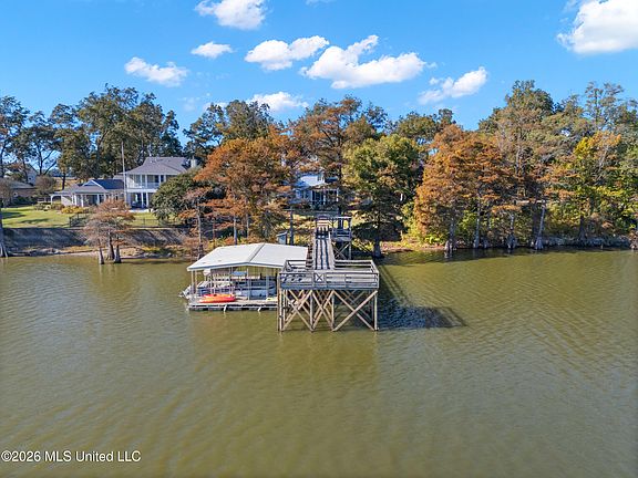 3rd image of 16 Parker Landing Dr