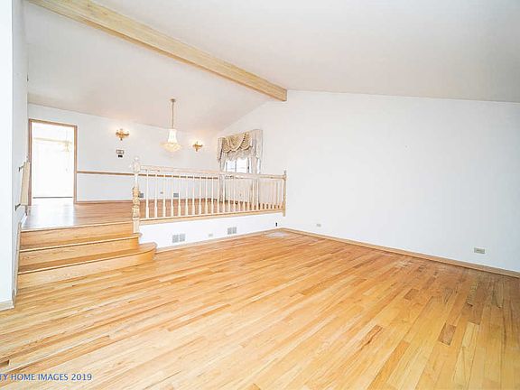 3rd image of 6421 W 123rd St