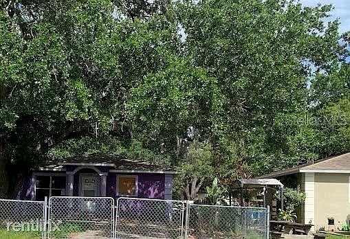 1st image of 8807R N Greenwood Ave