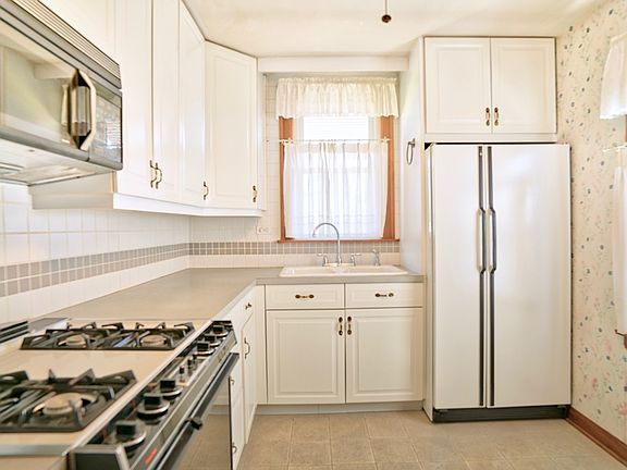 4th image of 4819 N Mulligan Ave
