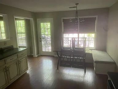 5th image of 4550 Airline Rd