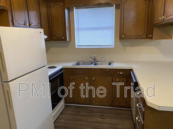 3rd image of 1500 Oakshire Ct APT C