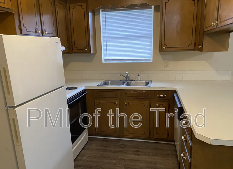 1500 Oakshire Ct #C — Photo 3