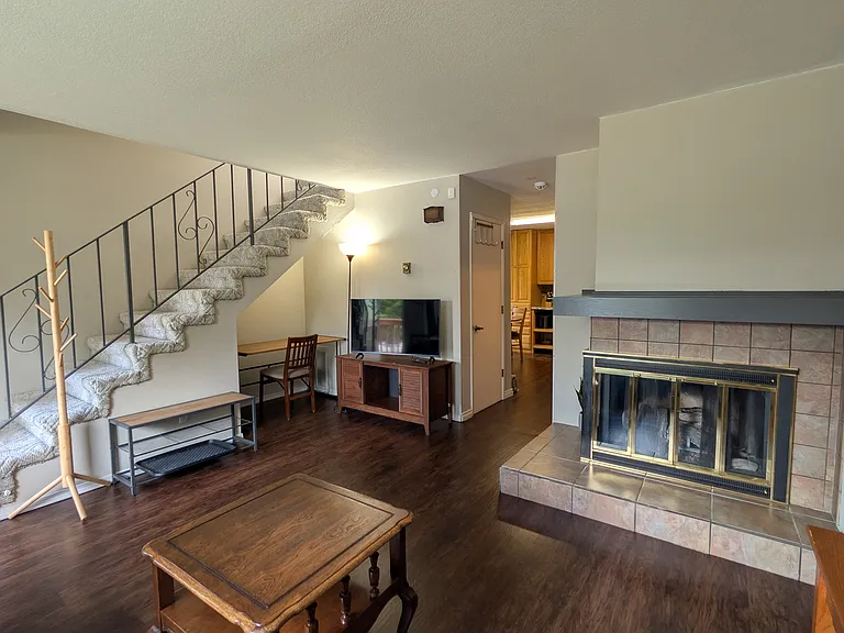 2224 Glacier St #301 — Photo 5