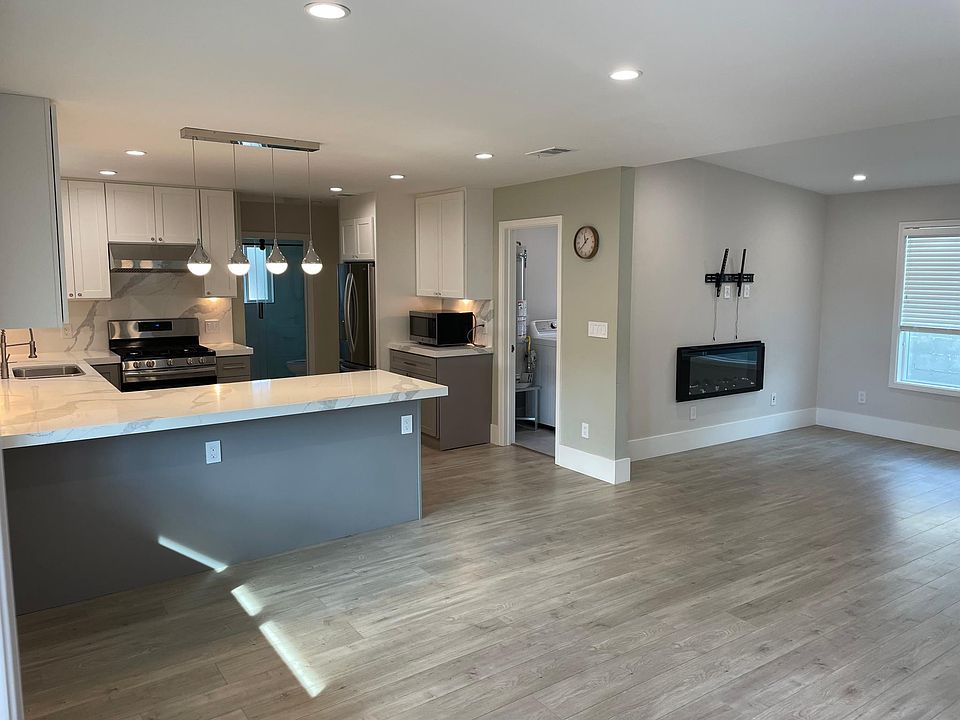 1st image of 2685 Halsey Ave