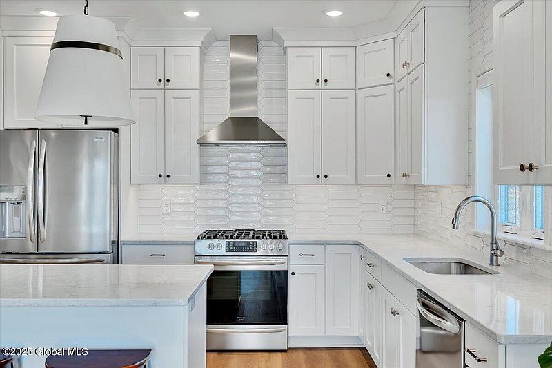 4th image of 53 Wardley Circle
