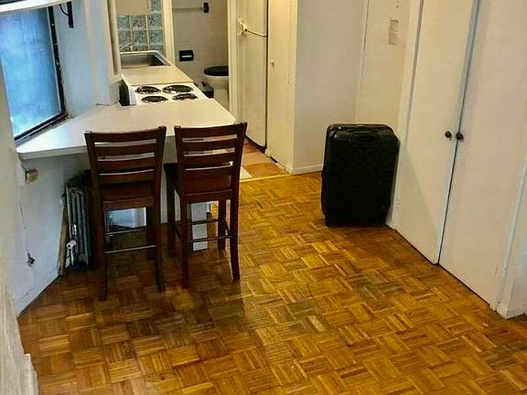 5th image of 417 E 6th St APT 13