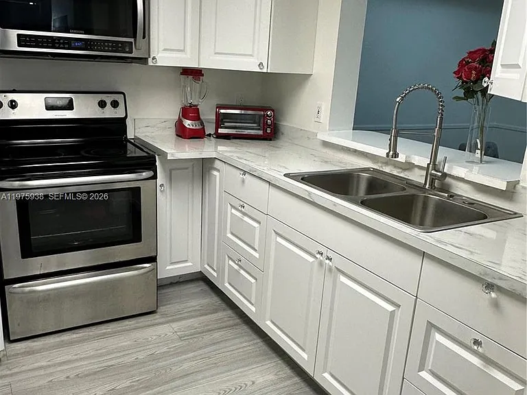 2055 SW 122nd Ave #425 — Photo 8