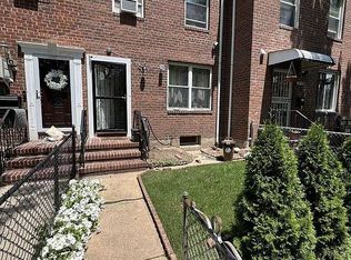 19523 Station Rd, Flushing, NY 11358