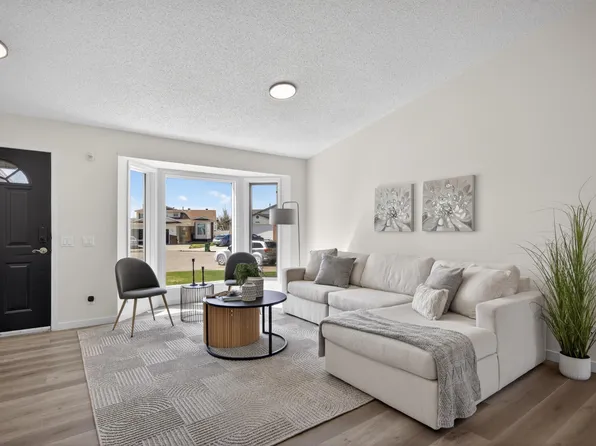 15323 72nd St NW, Edmonton, AB T5Z 2Y2