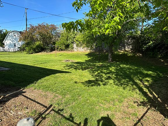 3rd image of 6668 Oak Hill Dr