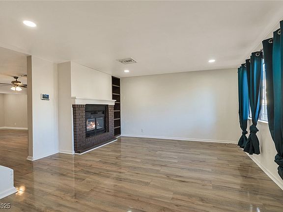 3rd image of 2472 Paradise Village Way