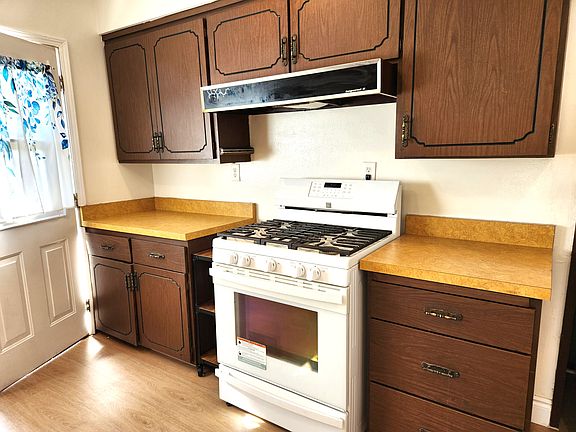 5th image of 1945 E Shamwood St