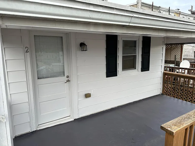 558 E Main St #2 — Photo 4