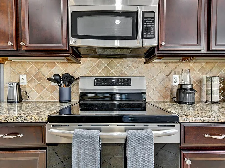 7514 Forest Mere Dr — Photo 15