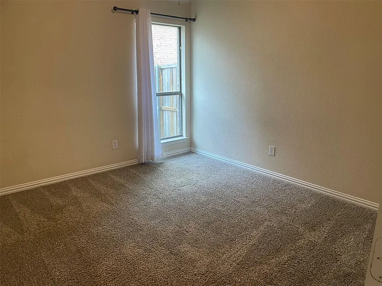 421 Brighton St — Photo 20