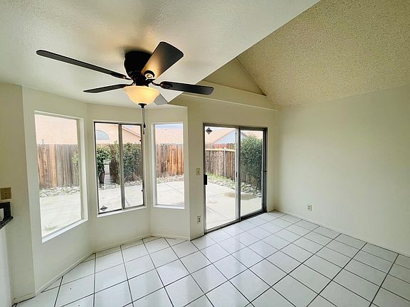 5th image of 36823 Hillcrest Dr